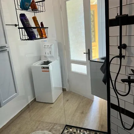 άλμα - Spacious Boutique At The Center Apartment
