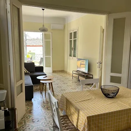 άλμα - Spacious Boutique At The Center Apartment Kalamata