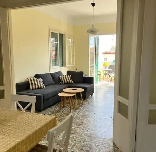 αλμα - A Family Boutique At The Center * Kalamata